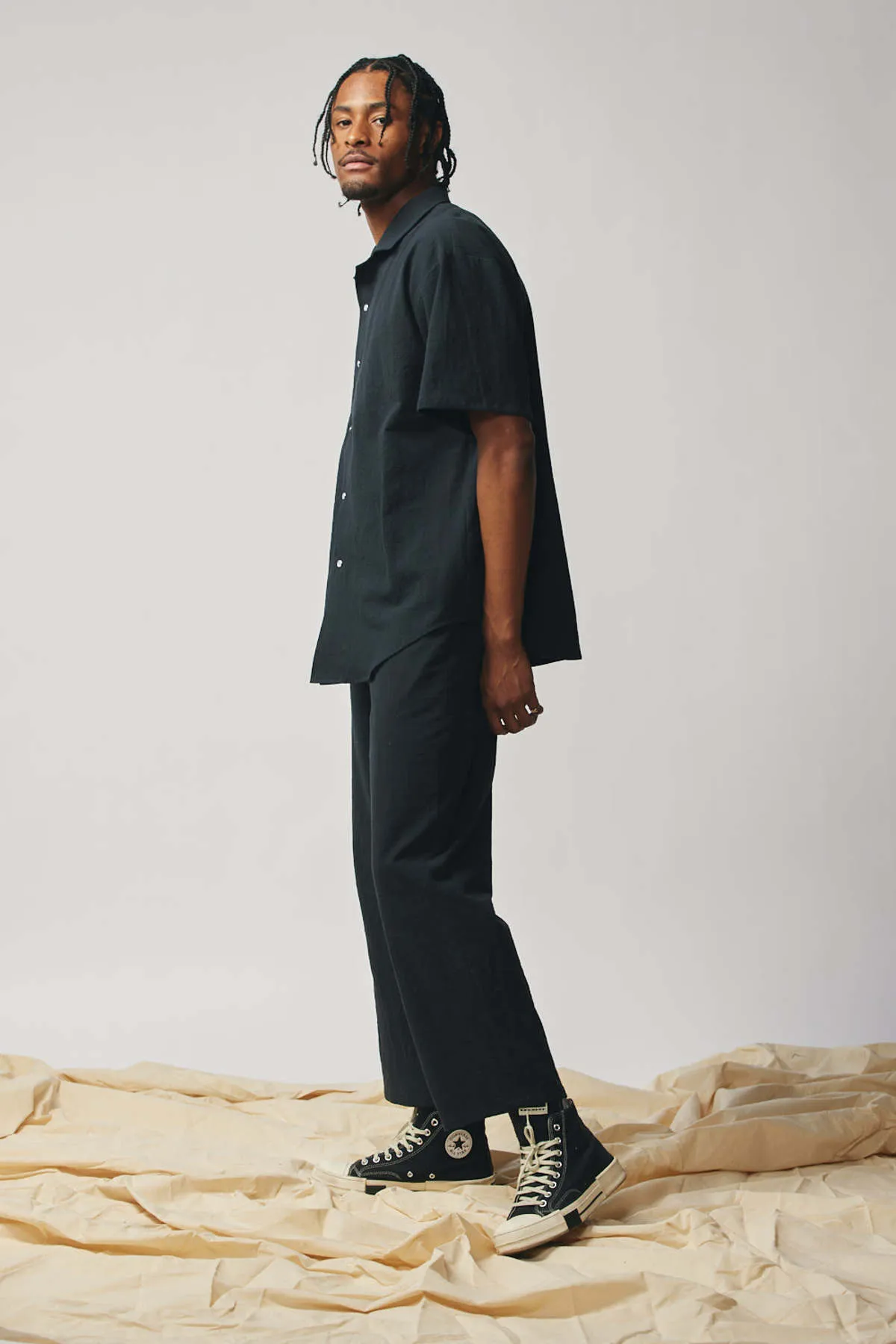 Gender-neutral Camp Collar Shirt - Black