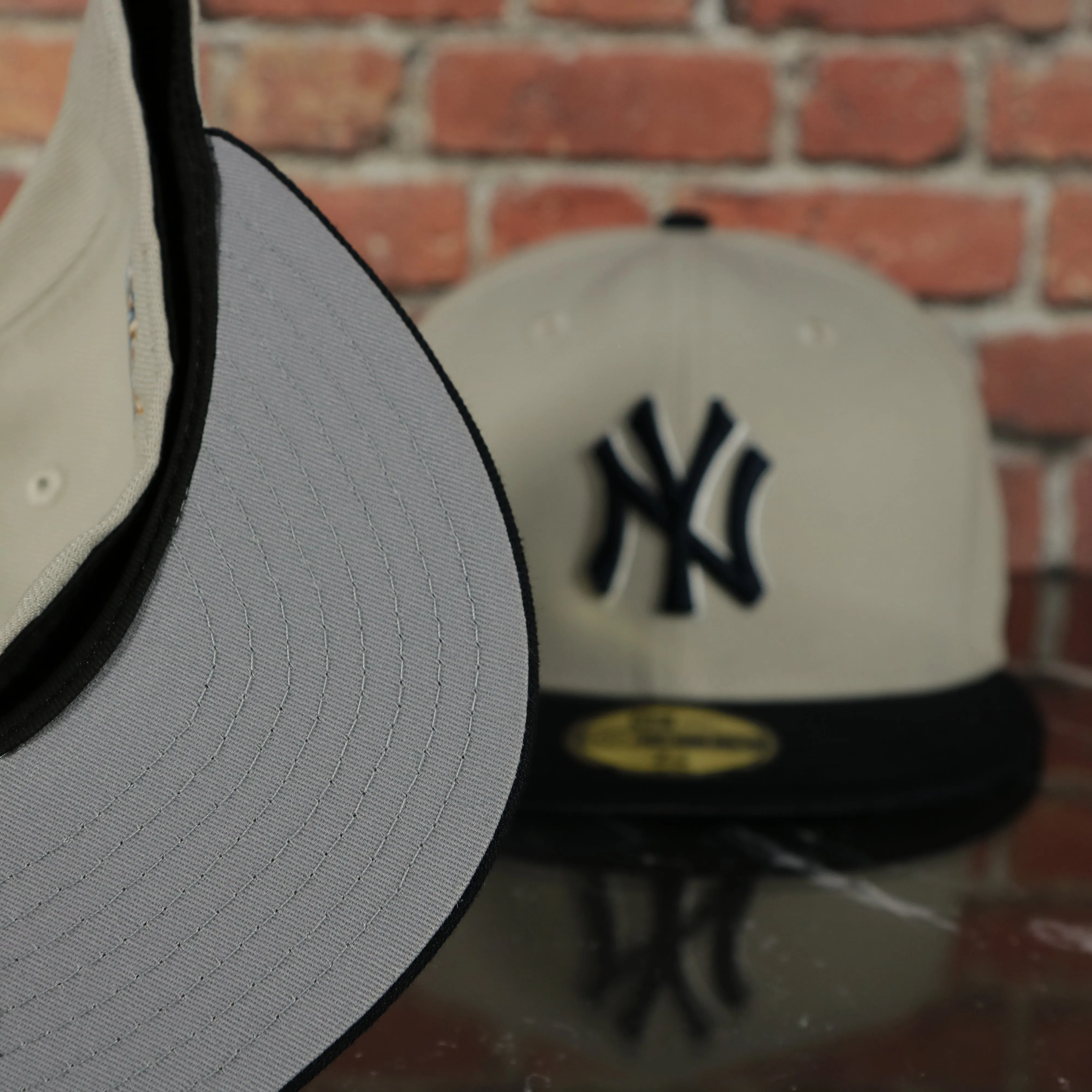 New York Yankees World Class 27-Time World Series Champions Two Tone Grey Bottom | Sand/Navy 59Fifty Fitted Cap