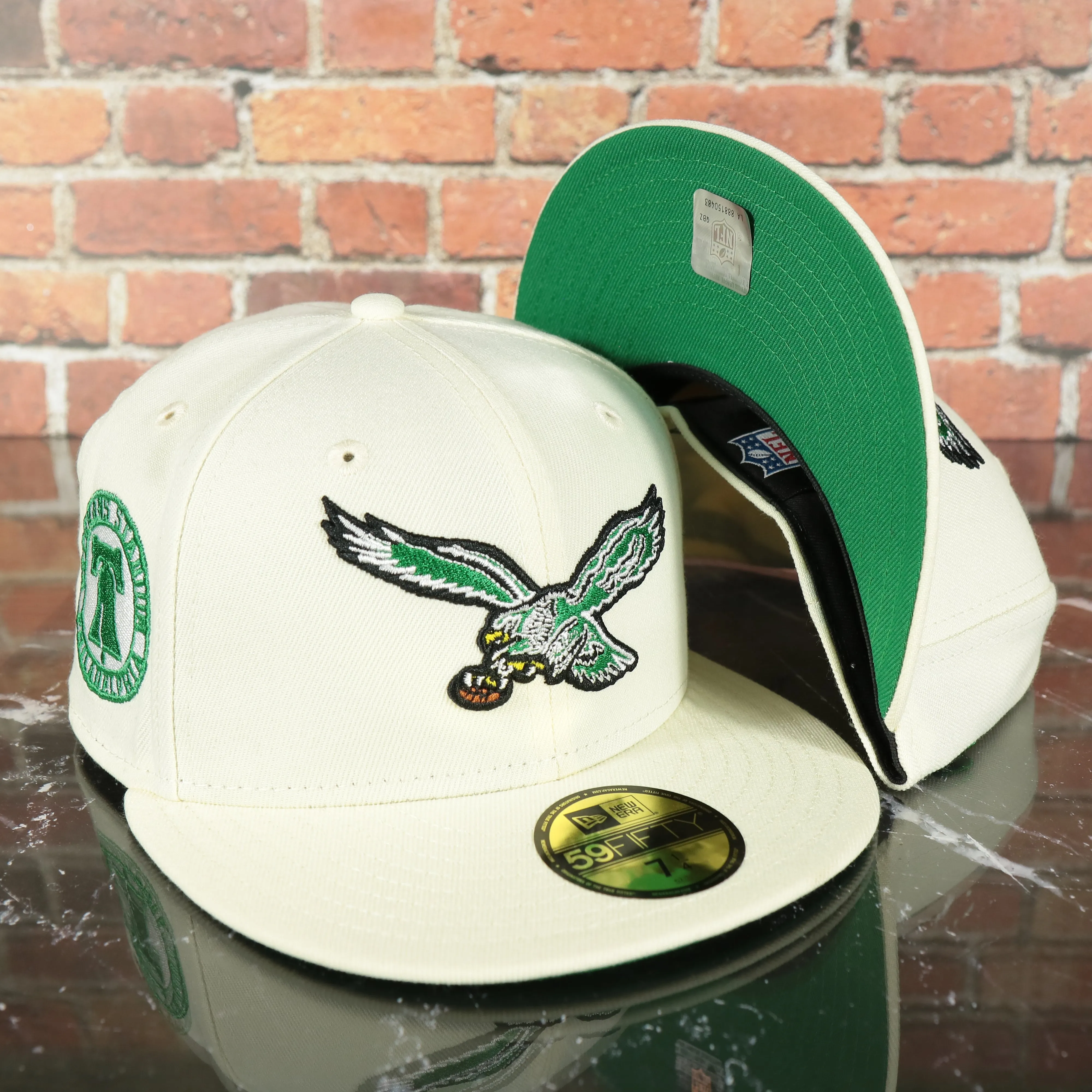 Philadelphia Eagles Throwback Logo Veterans Stadium Side Patch Chrome Green UV 59Fifty Fitted Cap