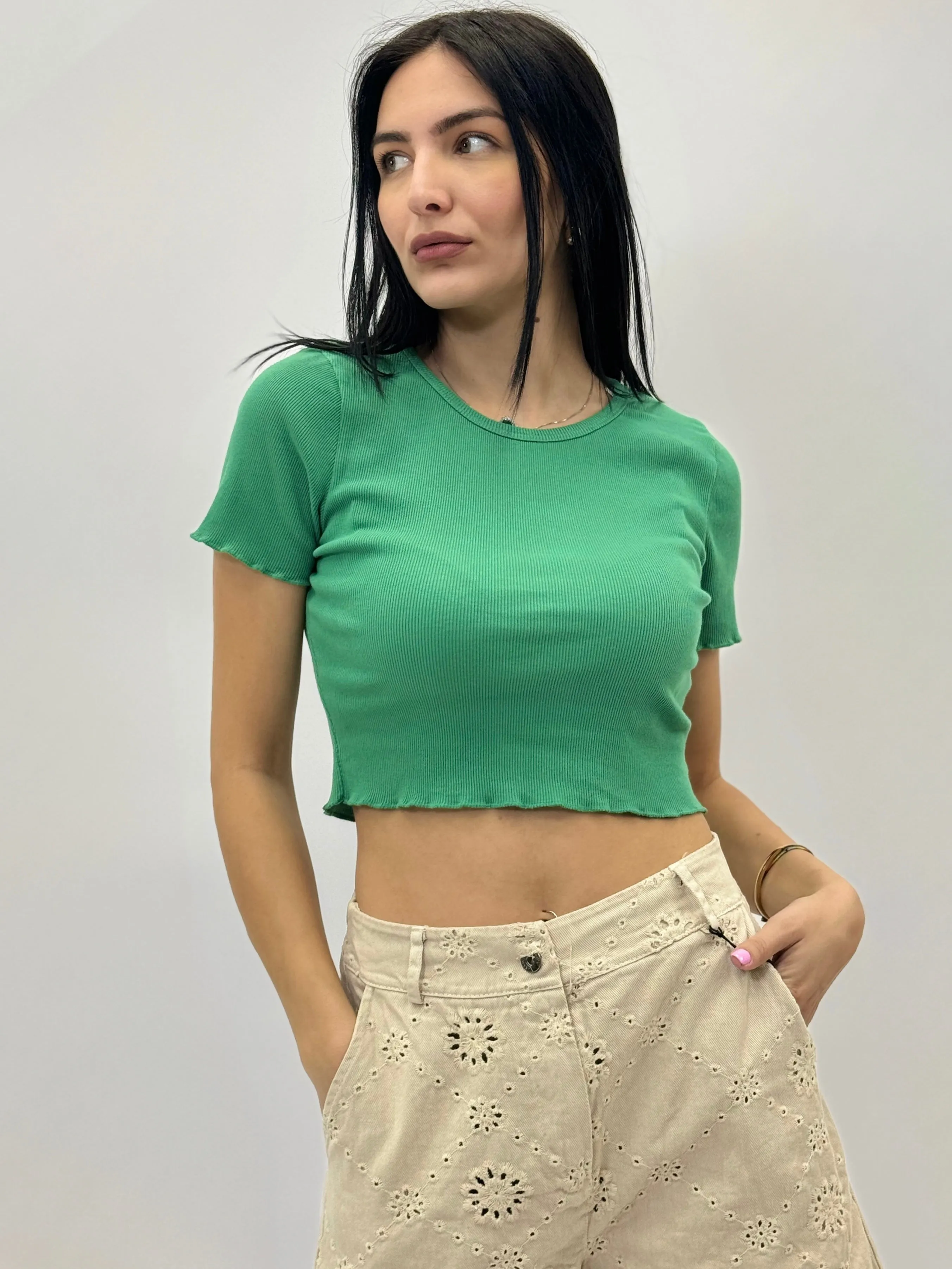 T-shirt a costine crop