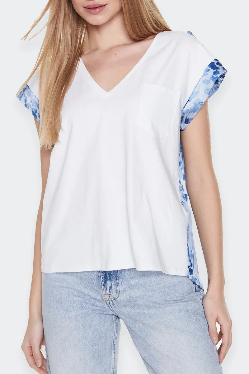 T-SHIRT BIANCA CON SCOLLO A V