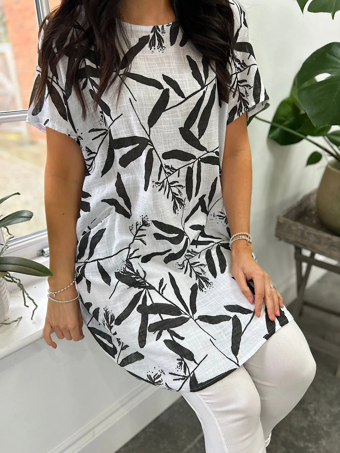 White Leaf Pattern Pocket Dress Rebecca